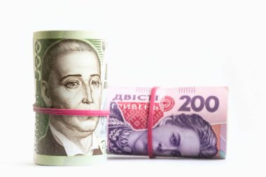 Tüpler Ukraynalı hryvnia banknotlar iki ve beş yüz. Yolsuzluk sembolü