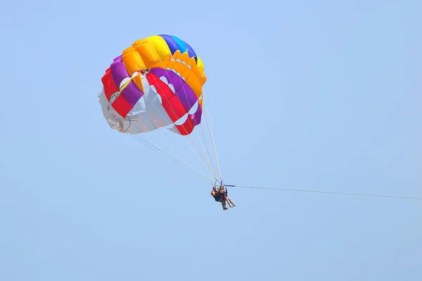 Parasailing spor rekreasyon tatil arka plan