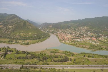 Kura ve Aragvi nehirlerinin kesiştiği