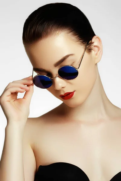 Beauty Portrait Beautiful Brunette Model Woman Stylish Hairstyle Sunglasses Professional — Stock Photo, Image