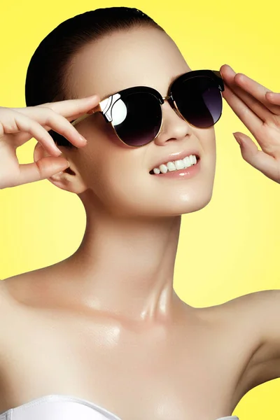 Fashion Beauty Sexy Woman Swimsuit Golden Sunglasses Beautiful Model White — Stock Photo, Image