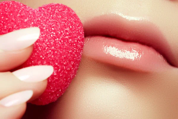 Het Vrouwelijke Gezicht Van Schoonheid Professionele Glanzende Lip Make Roze — Stockfoto