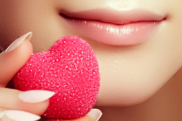 Het Vrouwelijke Gezicht Van Schoonheid Professionele Glanzende Lip Make Roze — Stockfoto