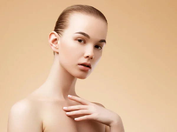 Hautpflege Beauty Wellness Frau Mit Perfektem Hautbild Schönes Kurmädchen Ein — Stockfoto