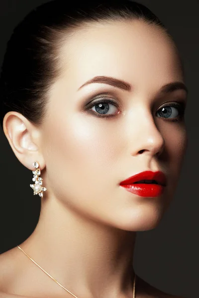 Belleza Morena Mujer Con Maquillaje Perfecto Hermoso Maquillaje Profesional Vacaciones —  Fotos de Stock