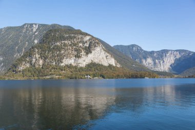 dağlar ve Hallstatter See, Avusturya gölde doğal görünümünü