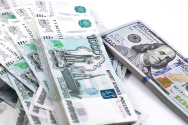 yüz dolar ve bin ruble banknot