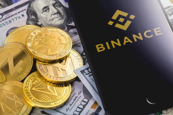 Apple Iphone Binance Logo Con Dollari Criptovaluta Binance Uno Scambio — Foto Stock