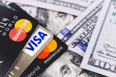 Mastercard ve Visa dolar banknotlar ile