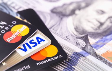 Mastercard, Visa ve dolar banknotlar