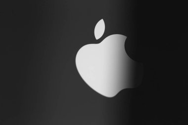 Iphone geri koyda Apple Inc logosu