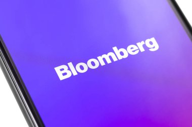 Ekran akıllı telefonda Bloomberg logosu