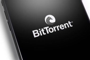 Bittorrent logolu yakın telefon