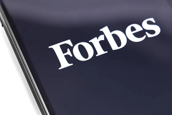 Forbes logo on the screen smartphone — Stock Photo, Image