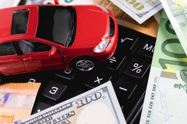 hesap makinesi ve para araba