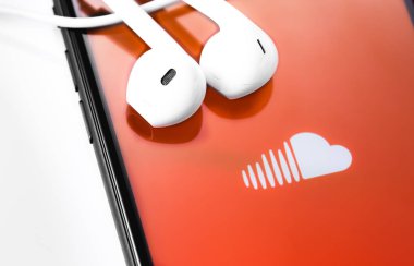 Ekranda Soundcloud logosu başlangıç sayfası