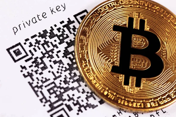 Closeup bitcoin with private key — Stock Photo, Image