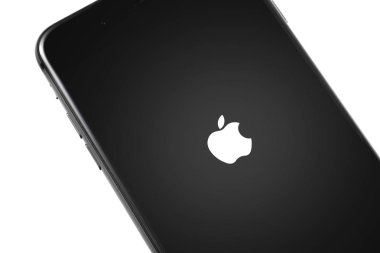 Apple logosu yla ve ekranda iphone'u açma ve yeniden başlatma.