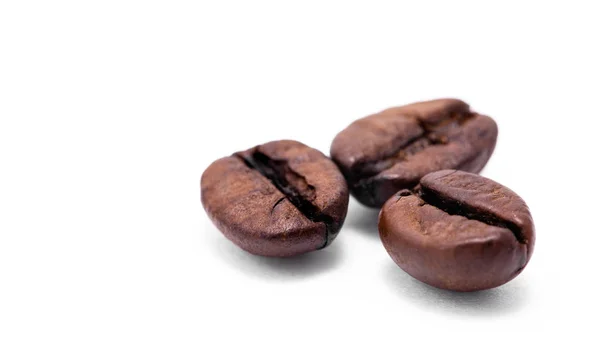 Koffiebonen geïsoleerd — Stockfoto