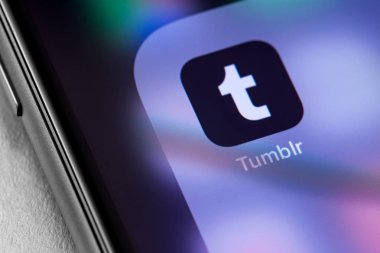 ekranda Tumblr simge uygulaması ile yakın çekim akıllı telefon