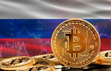 Rusya 'daki kripto para birimi ve engelleme teknolojisi yatırımcıları, Concept. Arka planda Rusya bayrağı olan Bitcoin