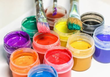 Resim fırçası, guaj boya, sulu boya, boya paleti, sanatçı için çeşitli aksesuarlar