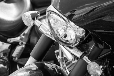 motosiklet bisiklet, ayrıntıları ayarlama. Motosiklet, metal ve krom parçalar. Motosiklet Direksiyon simidi ve Krom Ayna