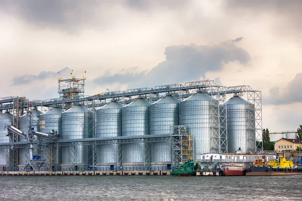 Terminal Grano Grande Puerto Fluvial Capacidad Almacenamiento Grano Transporte Productos — Foto de Stock