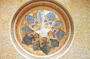 Sheikh Zayed camide Swarovski avize. Abu Dhabi Birleşik Arap Emirlikleri 14 Nisan 2014