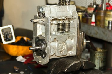 Tamircinin atölyesindeki aletler. Seçici odak.