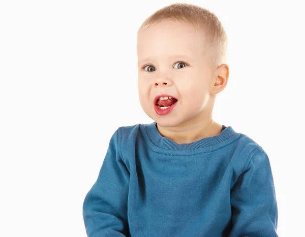 Små Pojkbarn Gör Grimaser Lycklig Barndom Mjukt Fokus — Stockfoto