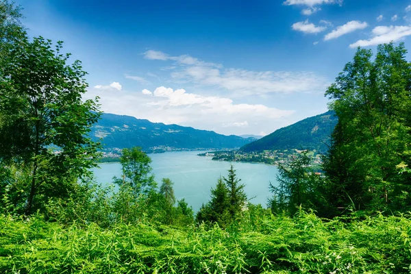 Ossiacher See em Kaernten. Panorama panorâmico de verão do Lago Os — Fotografia de Stock