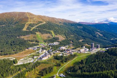 Avusturya Alpleri'nde Katschberghohe ve Katschberg.