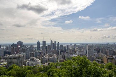Şehir Montreal ve bulutlar Panoraması