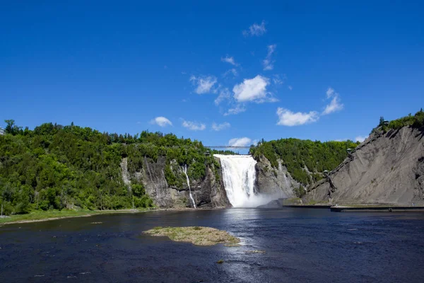 Montmorency Falls Blauwe Hemel — Stockfoto