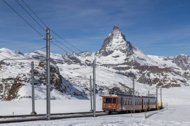 Gornergrat trenin önüne Matterhorn