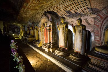 Buda heykelleri içinde Dambulla Mağara Tapınağı, Sri Lanka