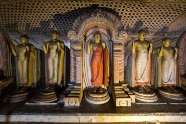 Buda heykelleri içinde Dambulla Mağara Tapınağı, Sri Lanka