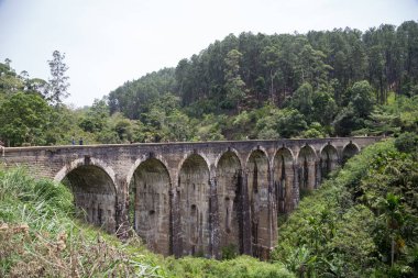 Ünlü dokuz Kemer Köprüsü Demodara, Sri Lanka