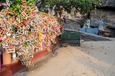 Koneswaram Tapınağı Trincomalee, Sri Lanka de gebelik teklifleri