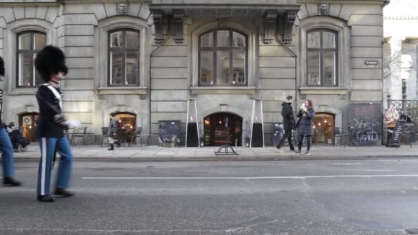 코펜하겐, 덴마크에서 덴마크 로얄 가드 — 비디오