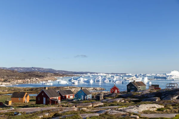 Kleurrijke huizen in Rodebay, Groenland — Stockfoto