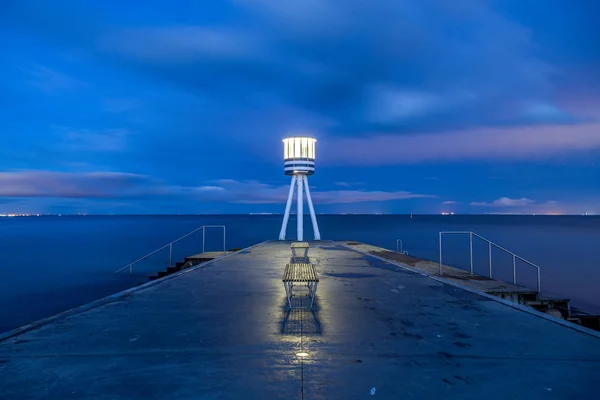 Badmeester toren Bellevue Beach in Kopenhagen, Denemarken — Stockfoto