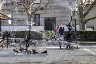 Tinguely çeşme Basel, İsviçre