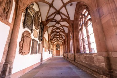Cloister katedral, Basel, İsviçre