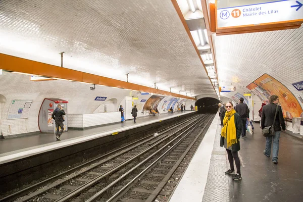 Estación de metro de Belleville en París, Francia — Foto de Stock