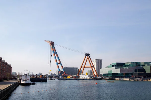 Τεράστιος Επιπλέων γερανός στο λιμάνι της Κοπεγχάγης — Φωτογραφία Αρχείου