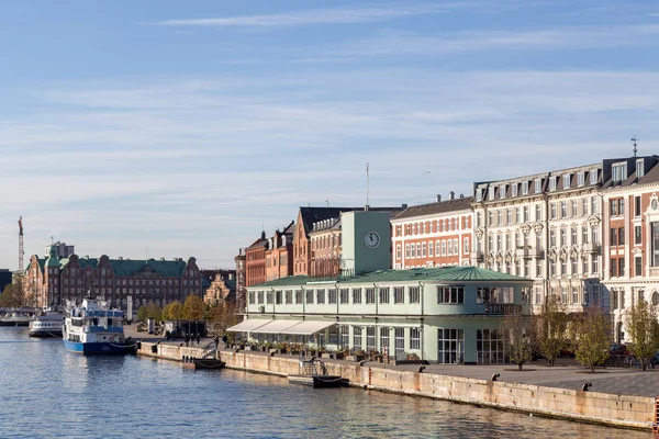 Budynek standardowy w Kopenhadze, Dania — Zdjęcie stockowe