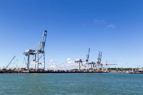 Containerterminal i Auckland, Nya Zeeland — Stockfoto