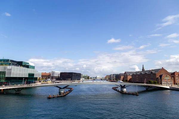 Moderne brug Lille Langebro in Kopenhagen, Denemarken — Stockfoto